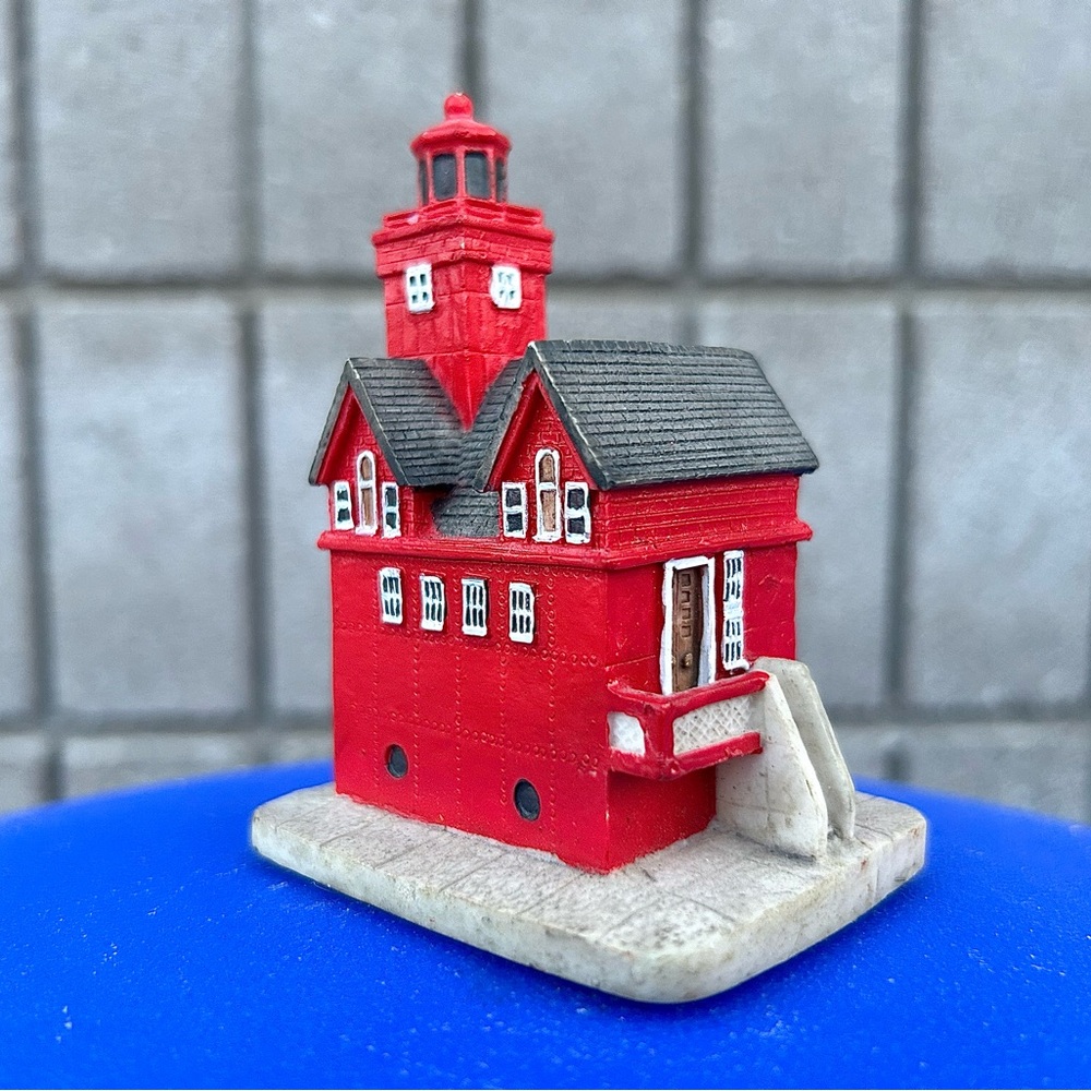 Scaasis Originals Inc HOLLAND HARBOR MICHIGAN Miniature Poly Resin Lighthouse